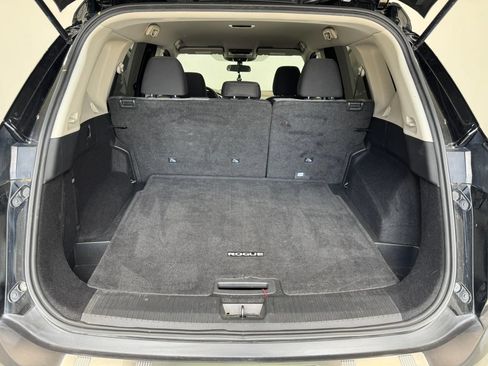 Used 2022 Nissan Rogue SV FWD image 8