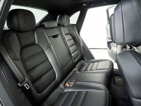 New 2026 Porsche Macan AWD/4WD image 23