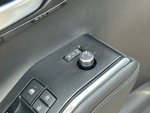 New 2026 Toyota Highlander Platinum AWD/4WD image 30