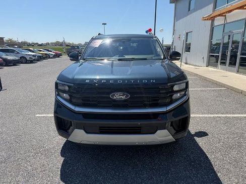 Certified 2025 Ford Expedition Platinum w/ Driver's Package image 3