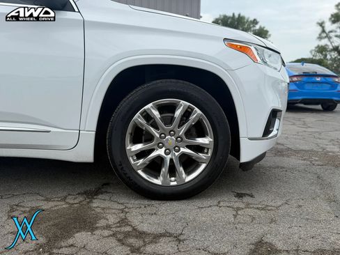 Used 2021 Chevrolet Traverse High Country AWD/4WD image 9
