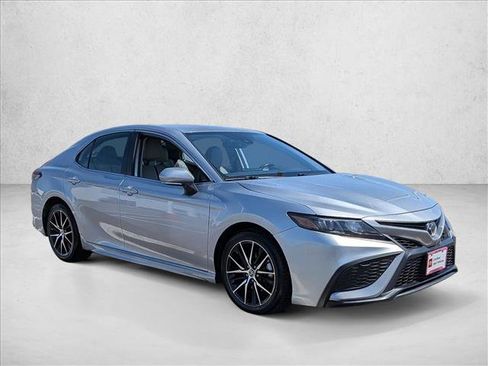 Certified 2024 Toyota Camry SE FWD image 3
