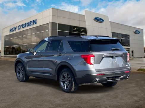 Certified 2023 Ford Explorer XLT w/ Equipment Group 202A AWD/4WD image 3