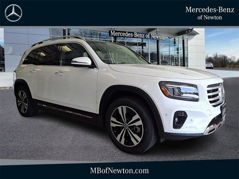 Certified 2025 Mercedes-Benz GLB 250 4MATIC image 1