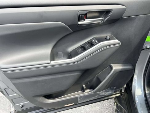 New 2026 Toyota Highlander XLE AWD/4WD image 17