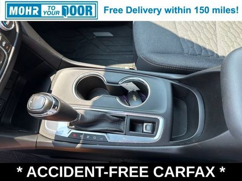 Used 2018 Chevrolet Equinox LT FWD image 24