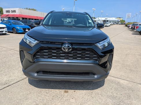 Used 2023 Toyota RAV4 XLE image 2