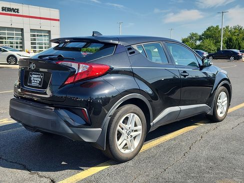 Used 2021 Toyota C-HR LE FWD image 6
