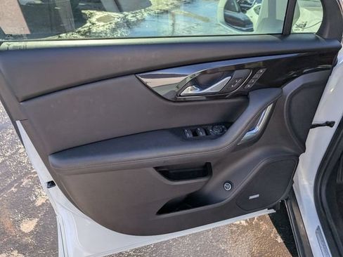 Used 2019 Chevrolet Blazer Premier w/ Sun and Wheels Package AWD/4WD image 14