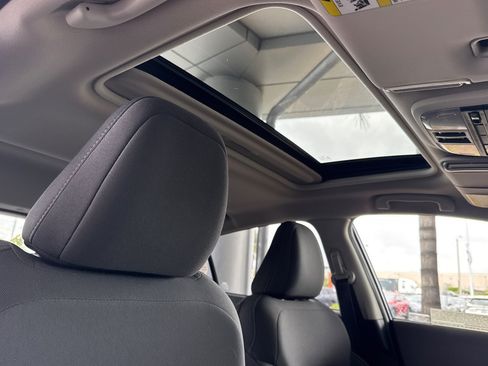Certified 2025 Subaru Crosstrek 2.5i Premium AWD/4WD image 17