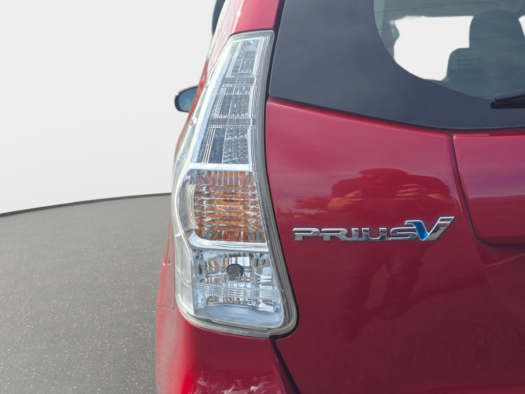 Used 2014 Toyota Prius V Five FWD image 36
