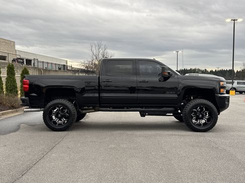 Used 2018 Chevrolet Silverado 2500 LTZ w/ Duramax Plus Package image 11