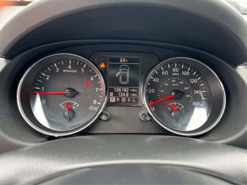 Used 2011 Nissan Rogue SV w/ SL Pkg image 16