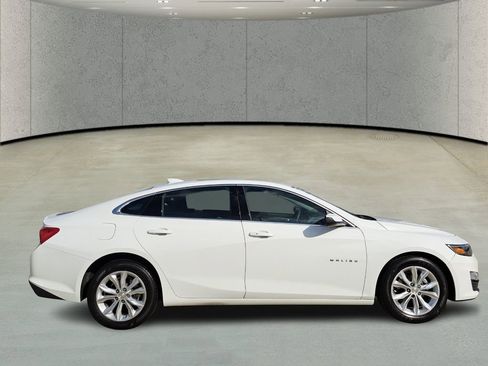 Used 2024 Chevrolet Malibu LT image 4