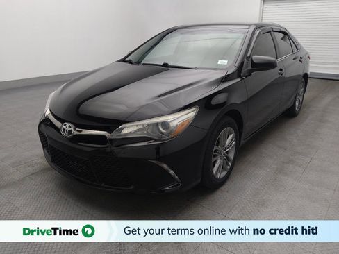 Used 2015 Toyota Camry SE image 1
