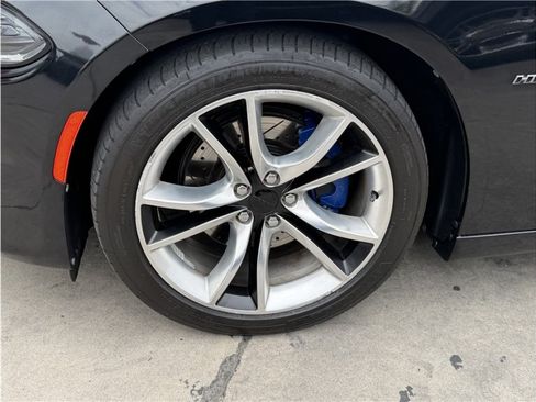 Used 2015 Dodge Charger R/T RWD image 12