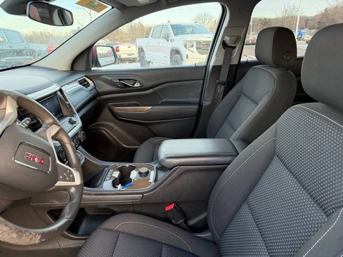 Used 2023 GMC Acadia SLE FWD image 14