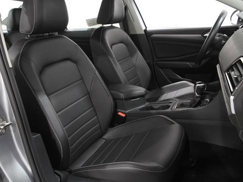 Certified 2023 Volkswagen Jetta SE image 15