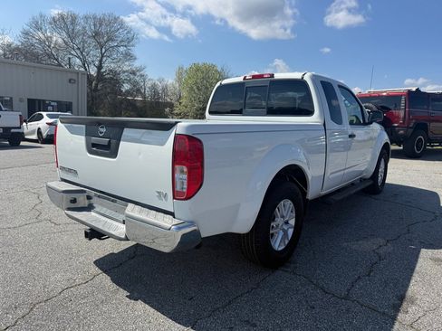 Used 2017 Nissan Frontier SV image 7