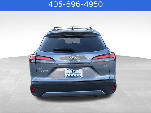 Used 2025 Toyota Corolla Cross XLE w/ Convenience Package image 7