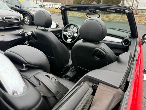 Used 2010 MINI Cooper Convertible image 32