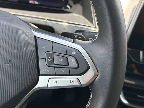 Used 2024 Volkswagen Atlas Cross Sport SE AWD/4WD image 16