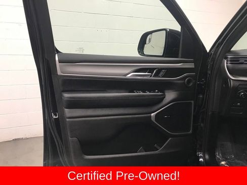 Certified 2025 Jeep Wagoneer Series II image 9