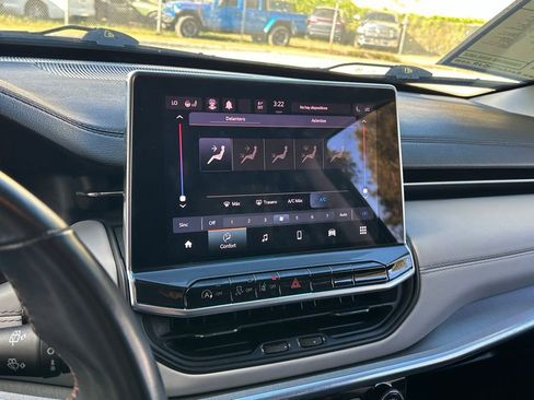 Certified 2022 Jeep Compass Limited image 21