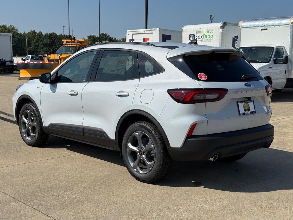 New 2026 Ford Escape ST-Line w/ Cold Weather Package AWD/4WD image 7