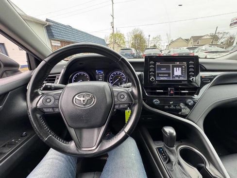 Used 2021 Toyota Camry SE image 8