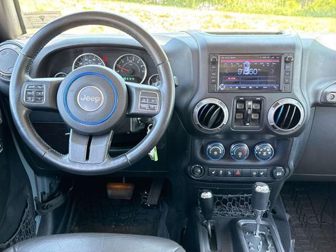 Used 2015 Jeep Wrangler Unlimited Sport w/ Quick Order Package 24S AWD/4WD image 2