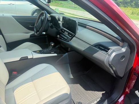 Used 2024 Lexus ES 300h w/ Accessory Package (Z1) FWD image 6