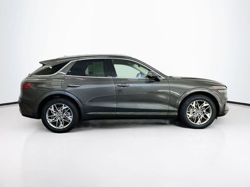 Used 2025 Genesis GV70 2.5T AWD/4WD image 10