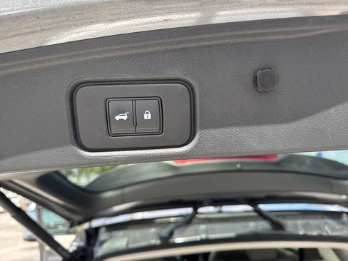 Certified 2022 Nissan Pathfinder Platinum w/ Lighting Package (N92) image 32