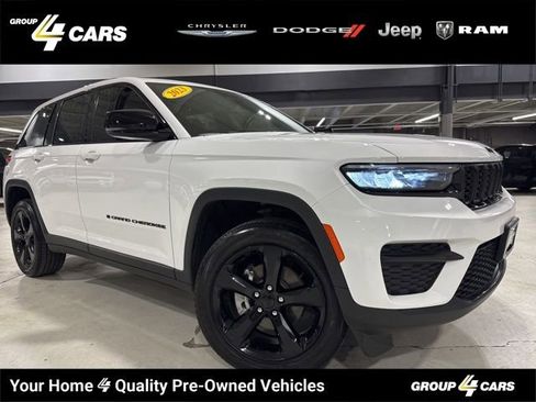 Used 2023 Jeep Grand Cherokee Altitude image 1