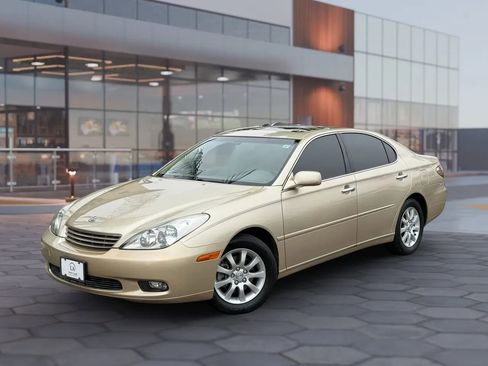 Used 2003 Lexus ES 330 FWD image 2