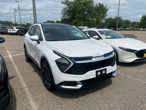 Used 2025 Kia Sportage SX FWD image 2