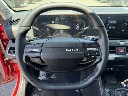 Certified 2025 Kia K4 EX image 17