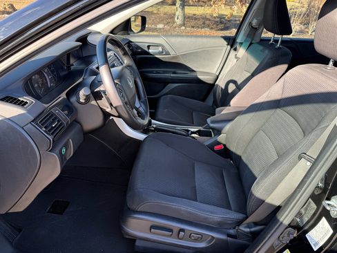 Used 2013 Honda Accord Sport image 9