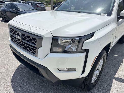 Used 2024 Nissan Frontier SV w/ SV Convenience Package RWD image 9