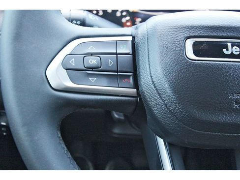 Used 2023 Jeep Compass Latitude AWD/4WD image 13