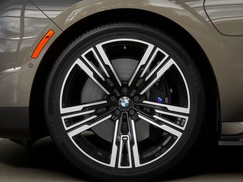 New 2026 BMW 750e xDrive w/ Executive Package image 33