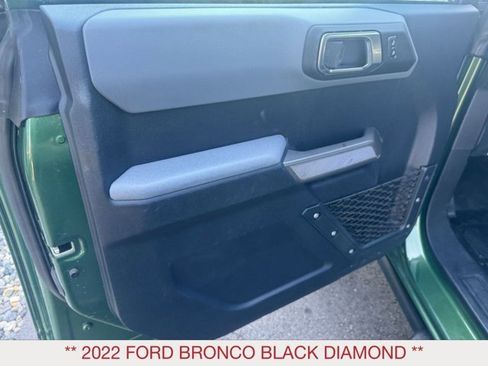 Used 2022 Ford Bronco Black Diamond image 12