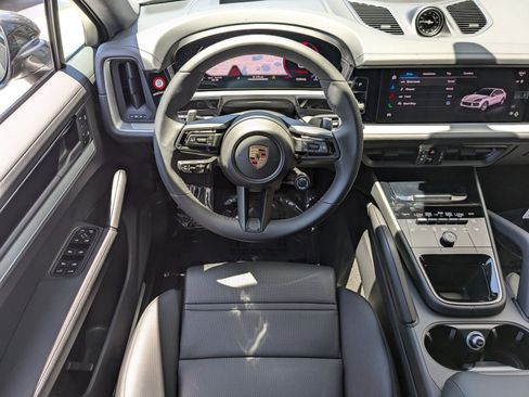 New 2025 Porsche Cayenne Coupe image 16