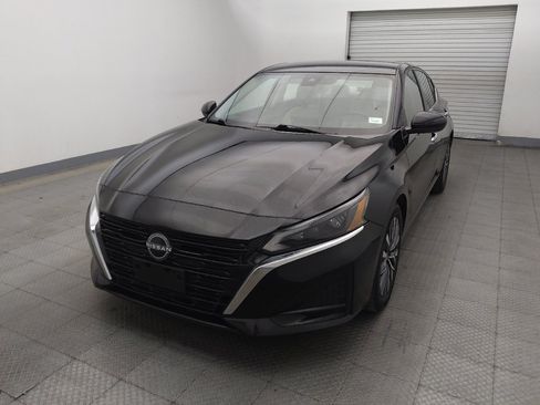 Used 2023 Nissan Altima 2.5 SV FWD image 15