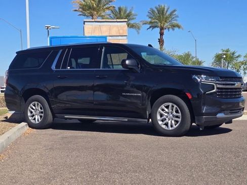Used 2021 Chevrolet Suburban LT image 4
