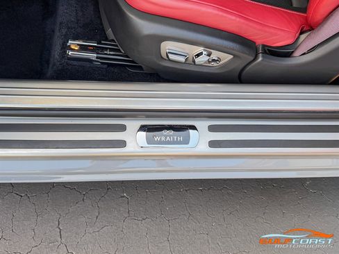 Used 2018 Rolls-Royce Wraith image 28