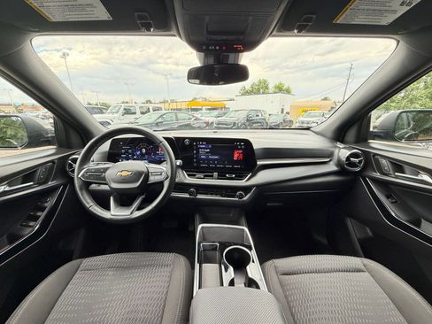 Used 2025 Chevrolet Equinox LT AWD/4WD image 32
