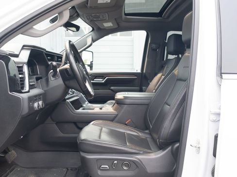 Used 2024 GMC Sierra 3500 Denali w/ Denali Reserve Package AWD/4WD image 12