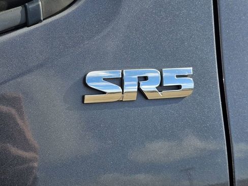 Used 2017 Toyota Tacoma SR5 image 28